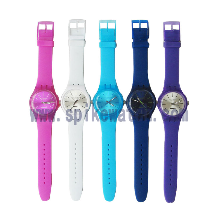 手表厂家告诉您硅胶手表与塑胶手表的区别